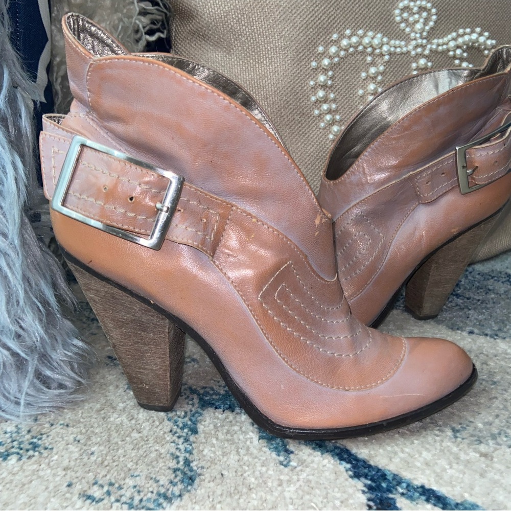 Carlos by Carlos Santana Pink Heeled Boots